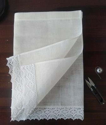 zazdrostka lniana z koronką szycie